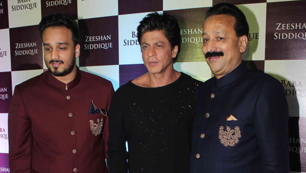 Shah Rukh Khan Spotted At Baba Siddiqui’s Iftaar Party 2016