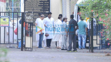 Arjun Kapoor’s grand mother’s last rites held in Juhu