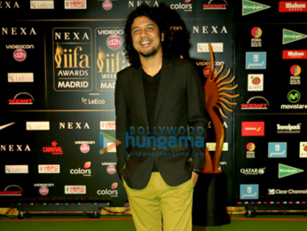 Celebs grace the green carpet ceremony of IIFA 2016