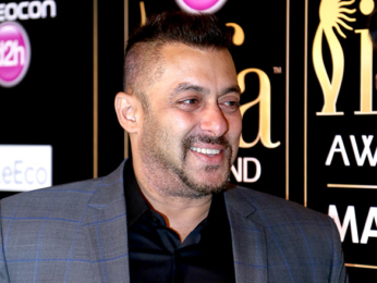 Celebs grace the green carpet ceremony of IIFA 2016