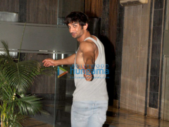 Kriti Sanon, Karan Johar & others at Sushant Singh Rajput's house warming bash