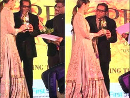 Dharmendra felicitates Kareena Kapoor Khan at Pride of India Summit