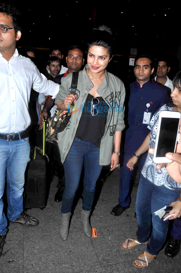 Priyanka Chopra snapped at the Mumbai international airport Priyanka Chopra snapped at the Mumbai international airport