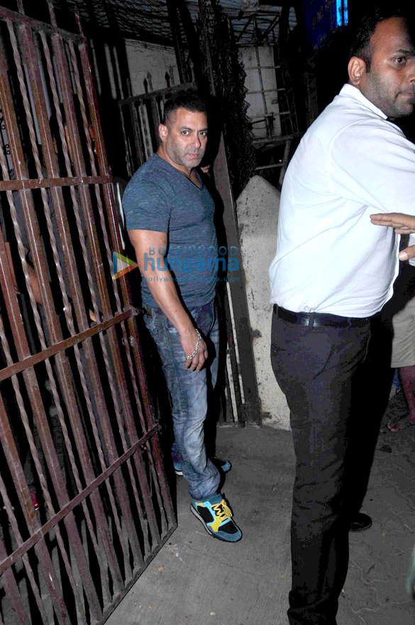 Salman Khan snapped post dubbing at a studio in Bandra Salman Khan snapped post dubbing at a studio in Bandra