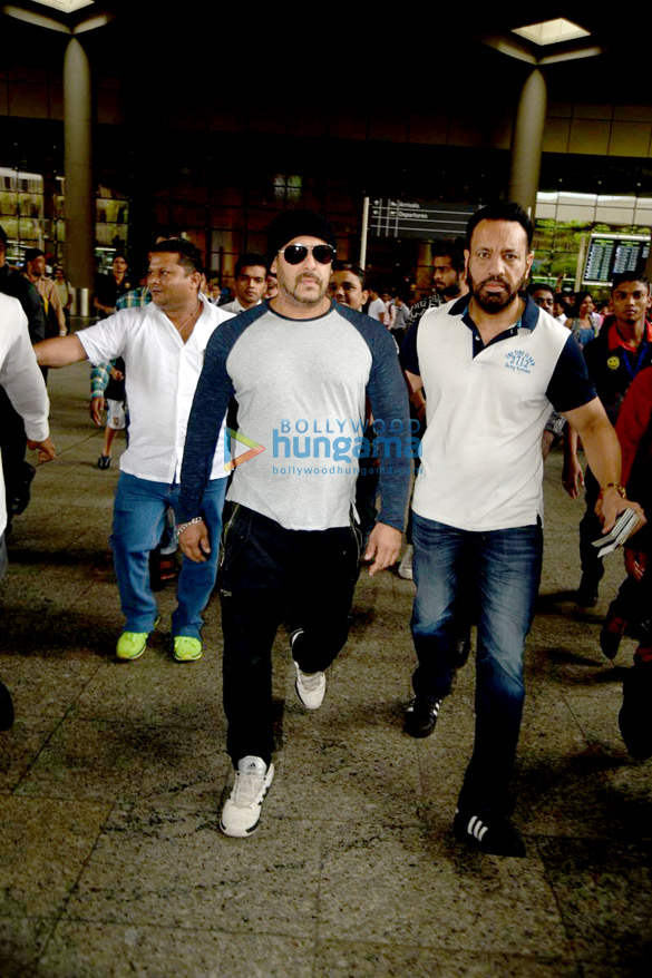 Salman Khan, Shahid Kapoor & Ameesha Patel arrive from Spain