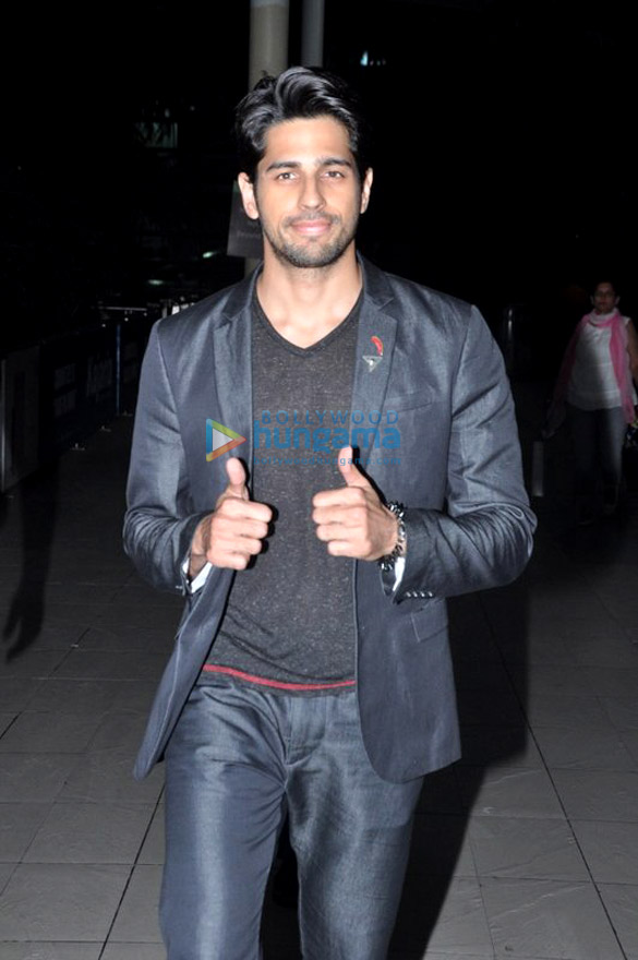 Sidharth Malhotra arrives from Ahmedabad