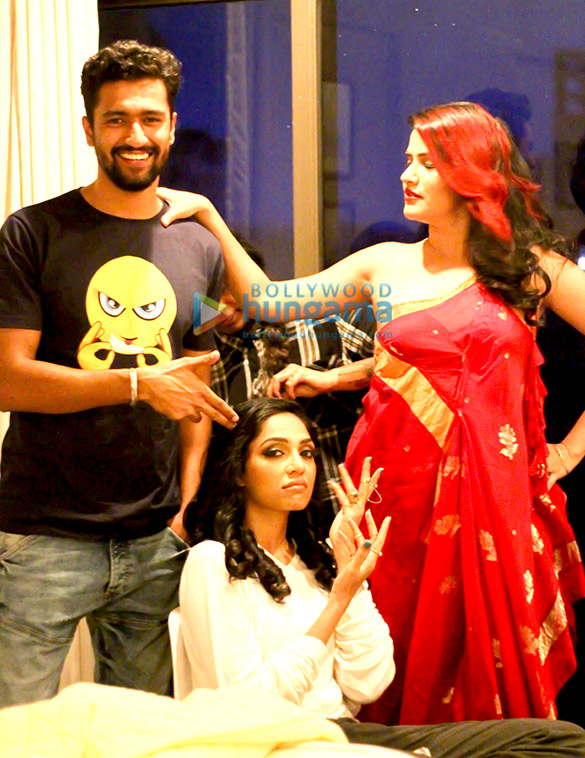 Sona Mohapatra, Sobhita Dhulipala & Vicky Kaushal shoot for the Qatl-E-Aam Unplugged music video for Raman Raghav 2.0 Sona Mohapatra, Sobhita Dhulipala & Vicky Kaushal shoot for the Qatl-E-Aam Unplugged music video for Raman Raghav 2.0