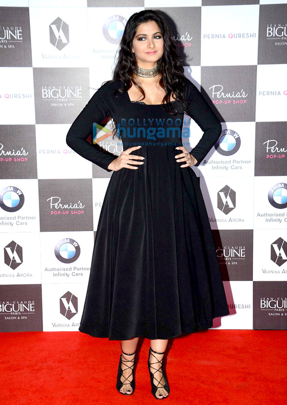 sonam walks the ramp for pernia qureshis fashion show 12
