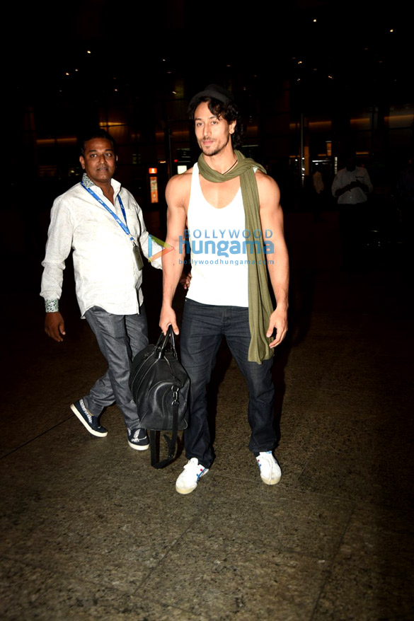 tiger shroff disha patani arrive from paris 3