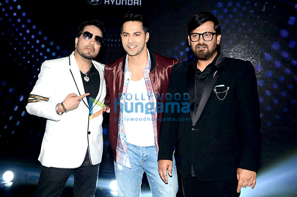 Varun Dhawan promotes ‘Dishoom’ on Sa Re Ga Ma Pa Varun Dhawan promotes ‘Dishoom’ on Sa Re Ga Ma Pa