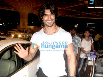 Vidyut Jamwal leaves for the shoot of 'Commando 2' in Bangkok