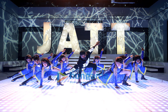 a flying jatt 01