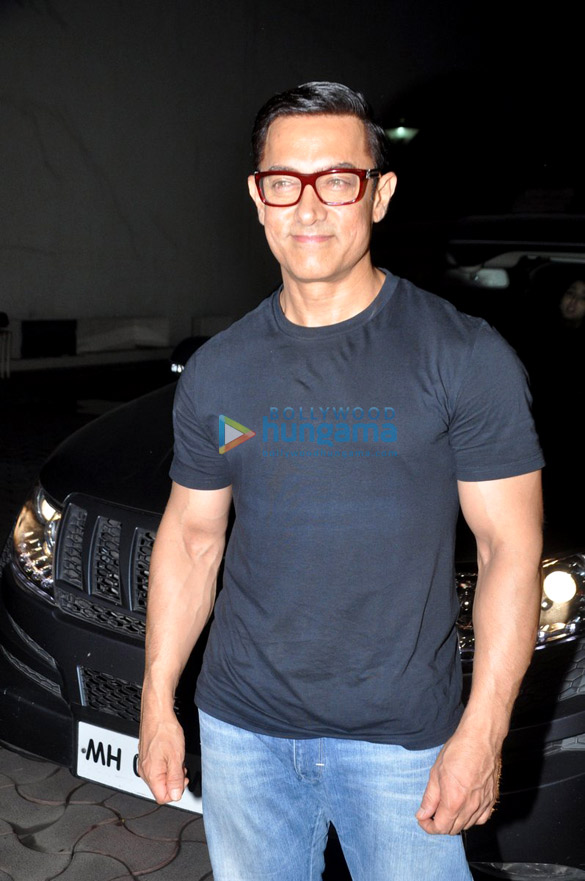 Aamir Khan watches ‘Sultan’ with Junaid, Ira and Dangal girls Aamir Khan watches ‘Sultan’ with Junaid, Ira and Dangal girls