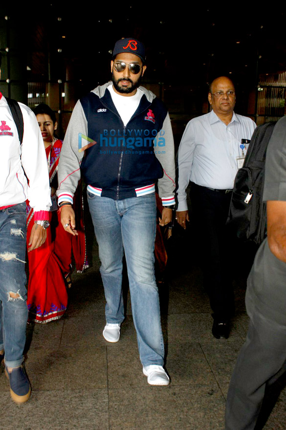 Abhishek Bachchan, Amy Jackson & Neha Dhupia snapped at the airport Abhishek Bachchan, Amy Jackson & Neha Dhupia snapped at the airport