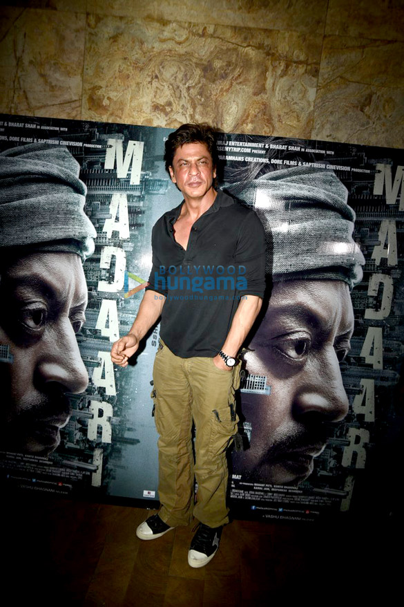 amitabh bachchan shah rukh khan others at the special screening of madaari 10