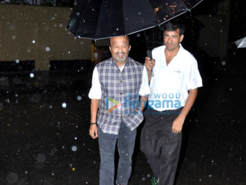 Shah Rukh Khan, Sidharth Malhotra, Kangna Ranaut & others at Anand L. Rai's birthday bash