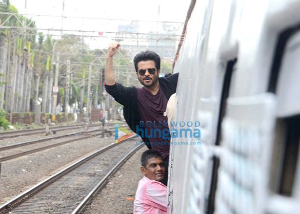 anil kapoor takes a train trip to promote season 2 of 24 3
