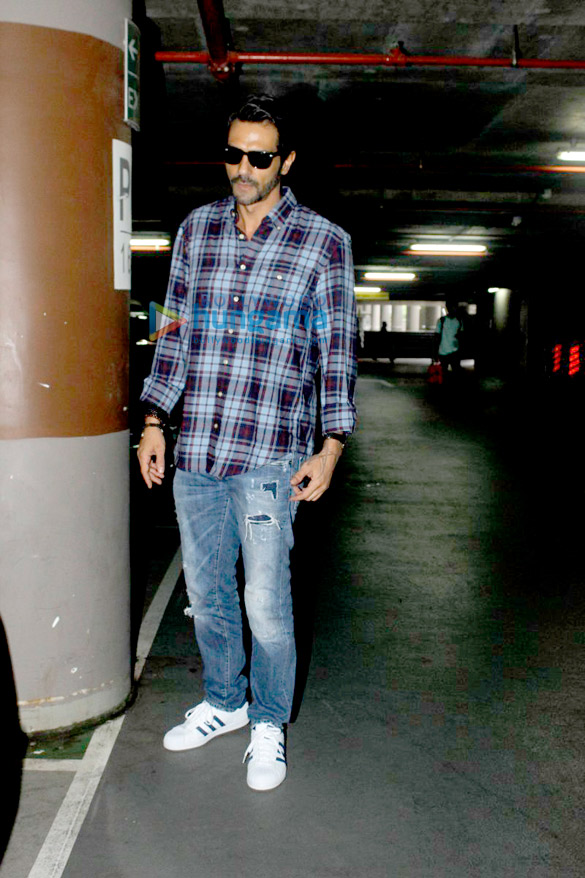 Arjun Rampal & Sushant Singh Rajput snapped at the airport Arjun Rampal & Sushant Singh Rajput snapped at the airport