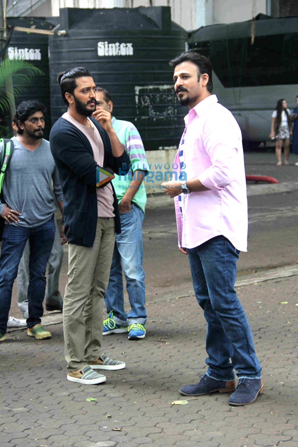 cast and crew promote great grand masti 5