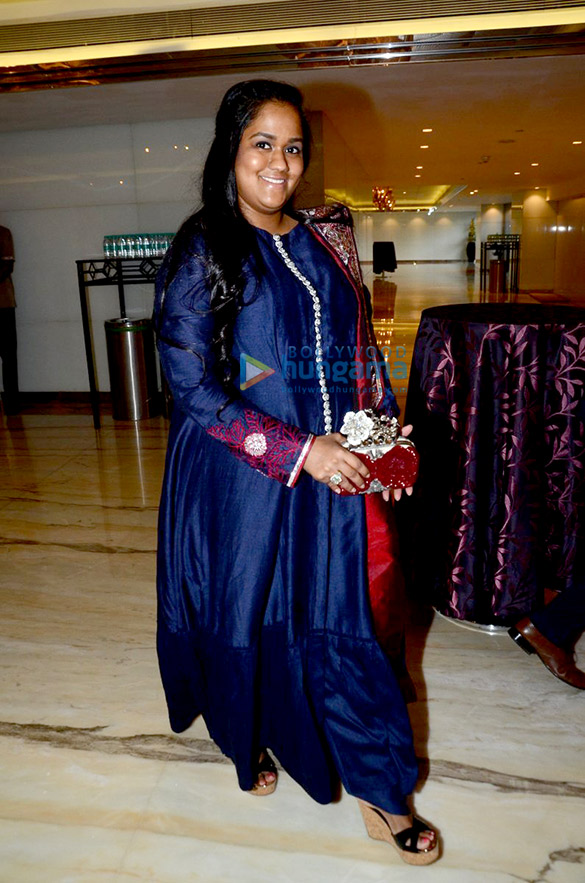 celebs grace the retail jeweller india awards 2016 7