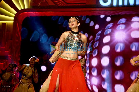 chiranjeevi allu rana vikram at siima 2016 7