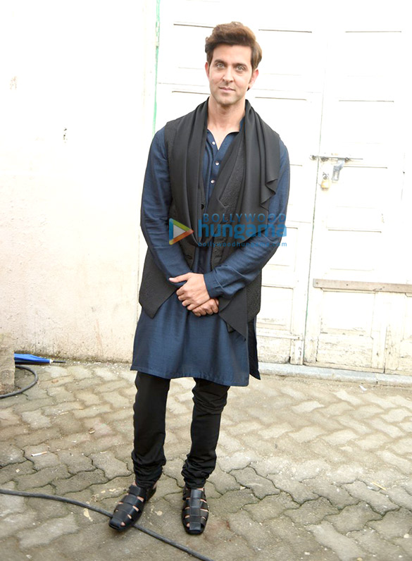 hrithik pooja at mohenjo daro media meet 2