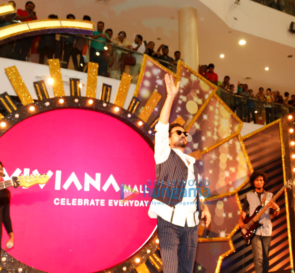 irrfan promotes madaari at viviana mall 2