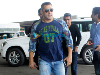 Salman Khan snapped on his way to Delhi