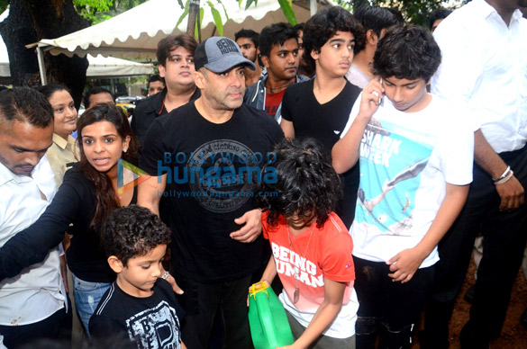 Salman Khan snapped planting trees around Mumbai