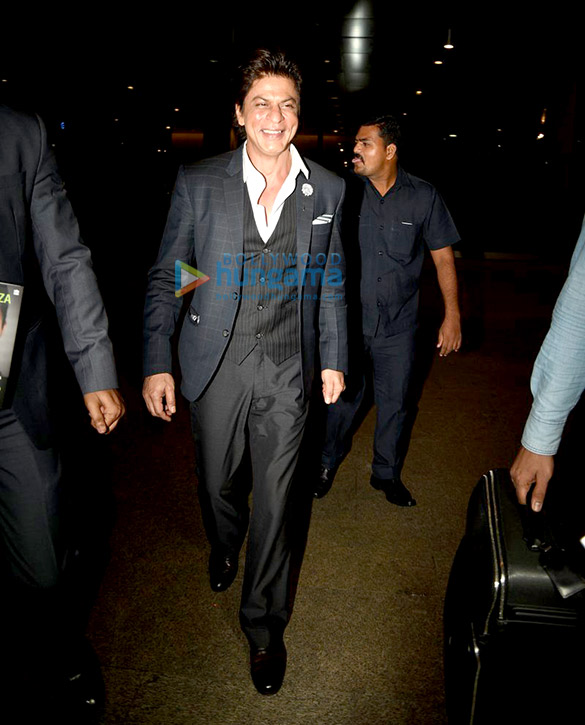 Shah Rukh Khan returns back from Sania Mirza’s book launch in Hyderabad Shah Rukh Khan returns back from Sania Mirza’s book launch in Hyderabad