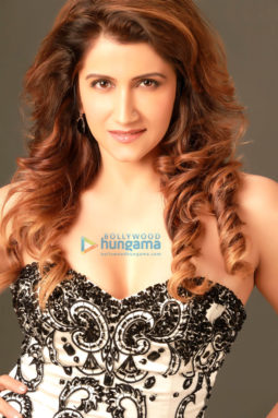 Celebrity Photo Of Smilie Suri
