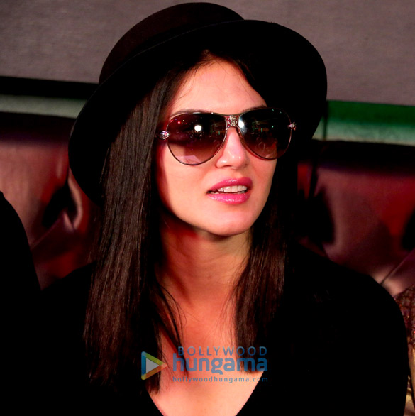sunny leone arbaaz khan snapped on the sets of tera intezaar 7