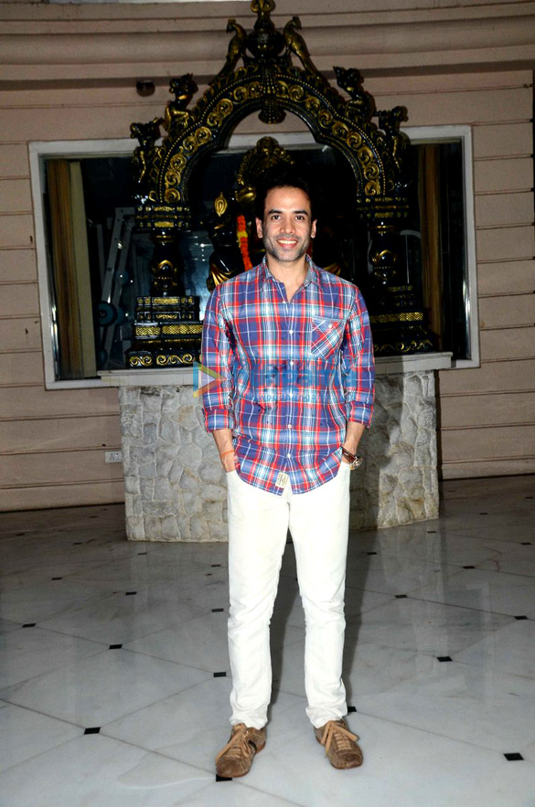 tusshar talks about becomes father 6