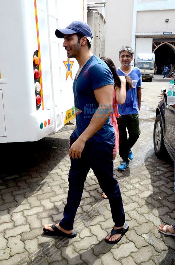 varun dhawan john abraham snapped at dishoom promotions 1