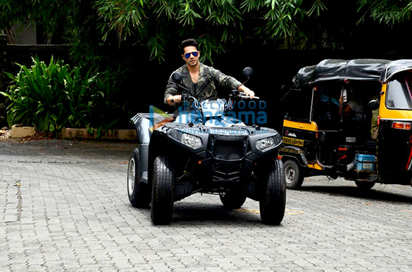 varun dhawan arrives in style on his atv bike for dishoom song launch 1