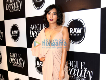 Ranbir Kapoor, Katrina Kaif & others grace 'Vogue Beauty Awards 2016'