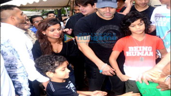 Salman Khan plants saplings as a part of BMC’s 2 crore trees initiative