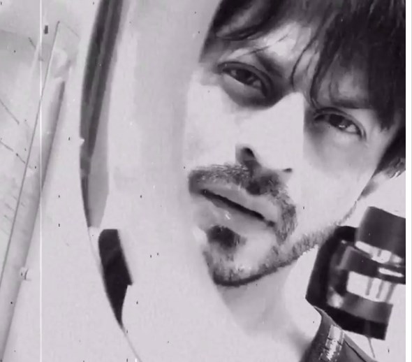 Shah Rukh Khan gets nostalgic as Dil Se completes 18 years