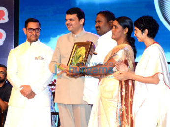 Aamir Khan, Kiran Rao & Reena Dutta grace 'The Satyamev Jayate Water Cup Awards 2016'