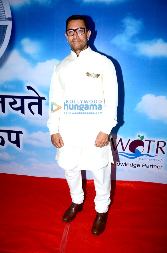 aamir at the satyamev jayate water cup awards 2016 15