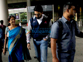 Akshay Kumar, Abhishek Bachchan & Pooja Hegde snapped at the airport