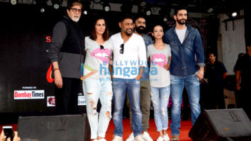 Amitabh Bachchan promotes ‘Pink’ at Narsee Monjee College