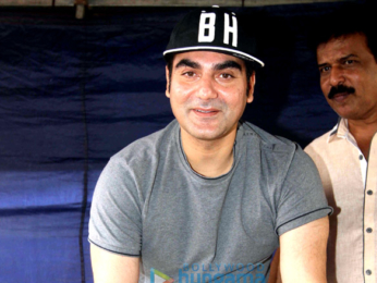 Arbaaz Khan celebrates his birthday with the team of 'Yea Toh Two Much Ho Gayaa' at Mehboob Studio