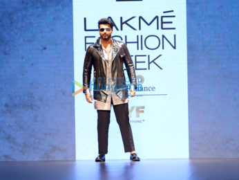 Arjun Kapoor walks the ramp at the Lakme Fashion Week 2016