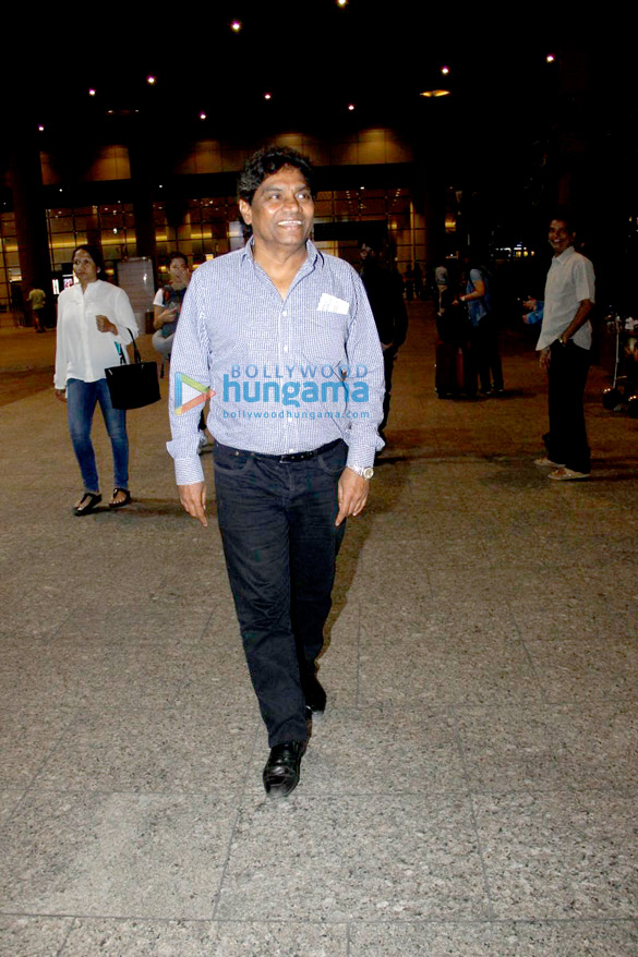 ayushmann sonam snapped at airport 3