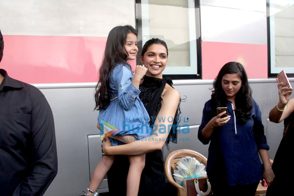 deepika padukone meets a fan 1