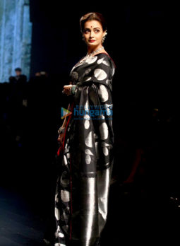 Dia Mirza walks for Tulsi Silks Saree at Lakme Fashion Week 2016
