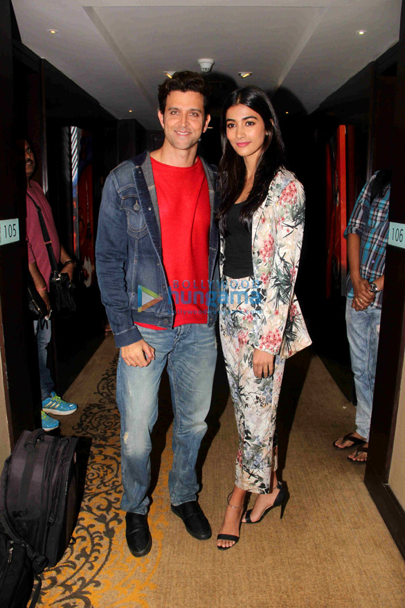 hrithik pooja at mohenjo daro promotions 2