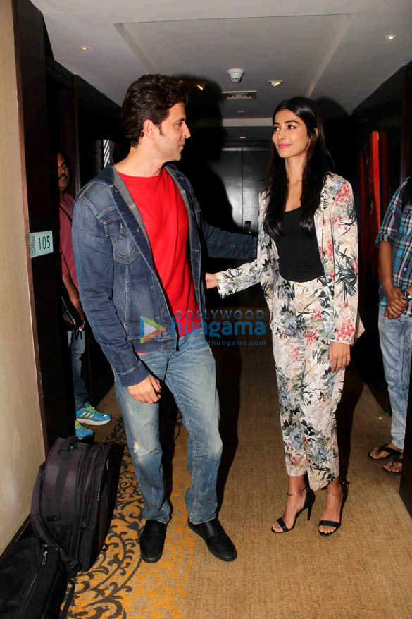 hrithik pooja at mohenjo daro promotions 3