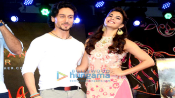 Jacqueline Fernandez & Tiger Shroff promote ‘A Flying Jatt’ at Narsee Monjee College